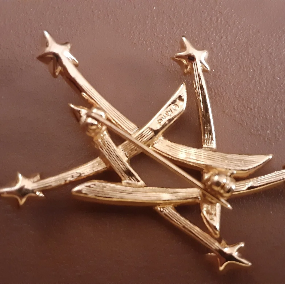 Vintage Monet Shooting Star Brooch - Picture 2 of 3